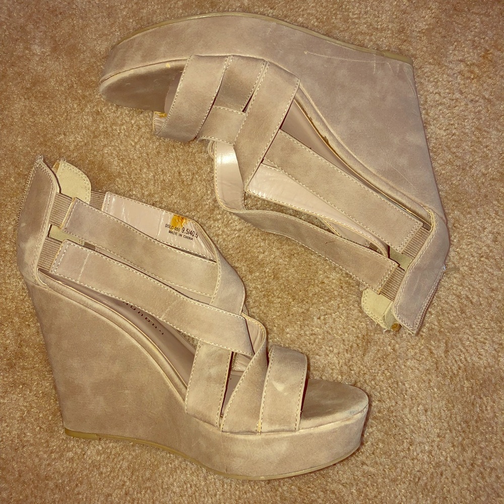 TIMELESS Platform Wedges 💕